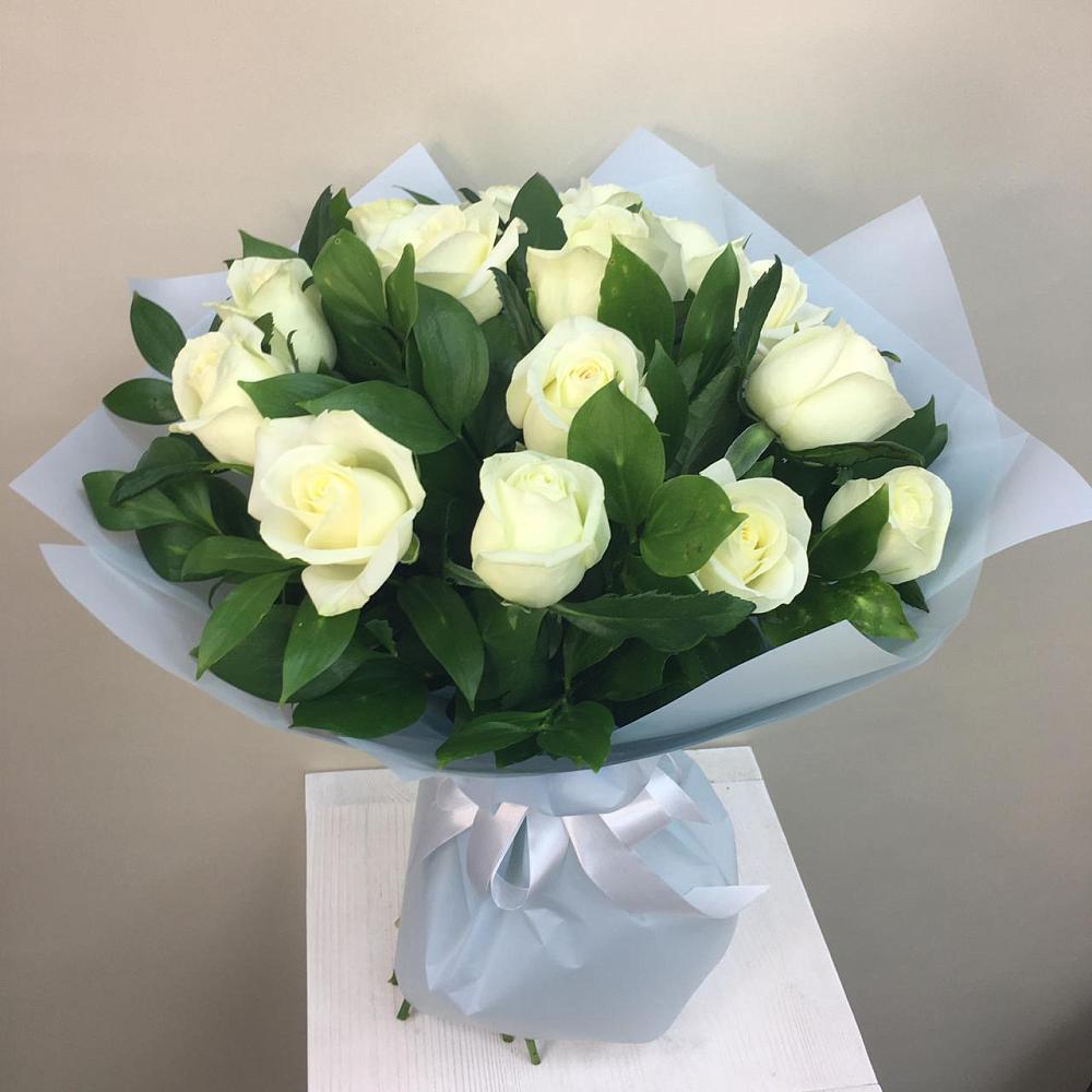 Букет 15 Белых роз Проуд в Первомайском Ставропольского края