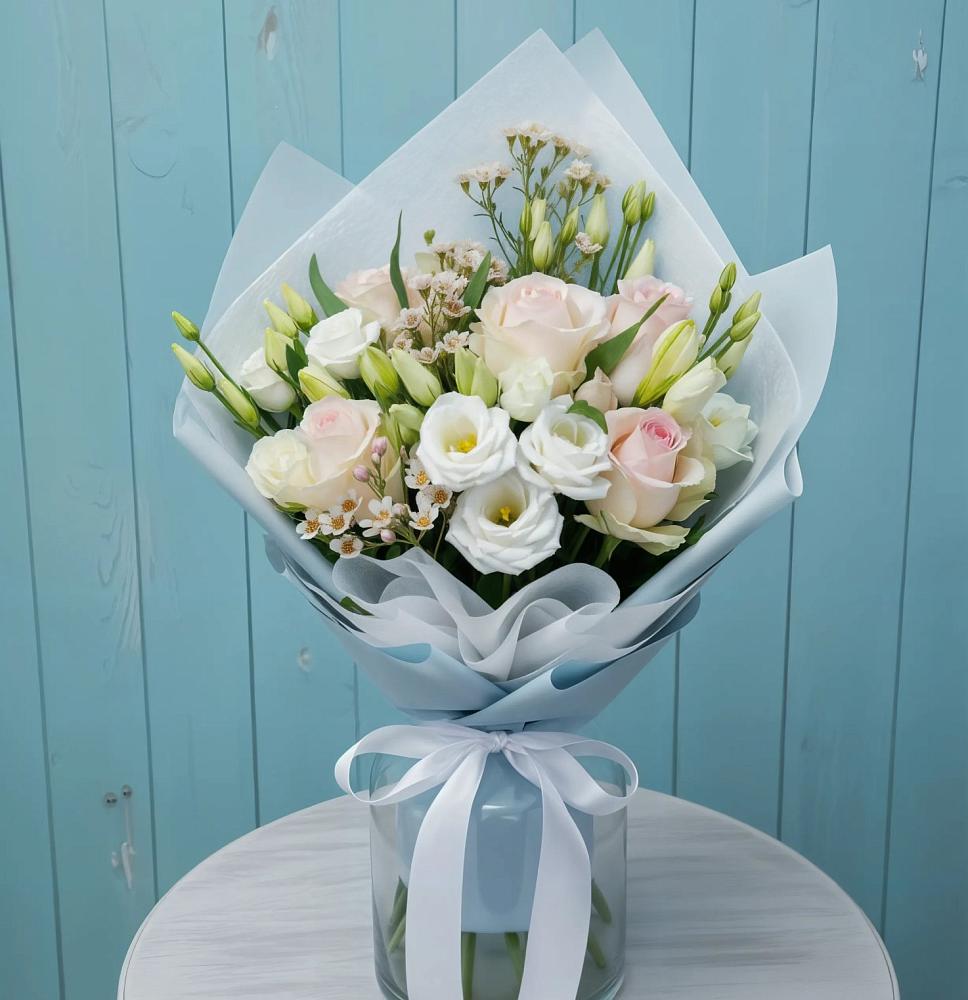 Букет цветов из: Розы и Лизиантусы в Первомайском Ставропольского края