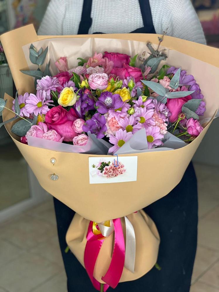 Букет цветов из: Хризантемы, Гвоздики и Альстромерии в Первомайском Ставропольского края