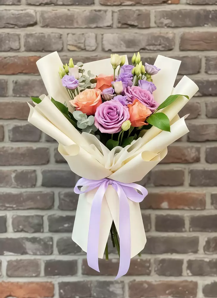 Букет цветов из: Лизиантусы и Розы в Первомайском Ставропольского края