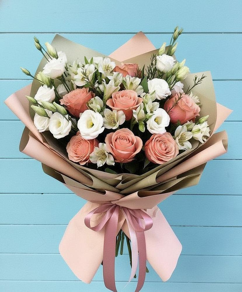 Букет цветов из: Розы, Альстромерии и Лизиантусы в Первомайском Ставропольского края