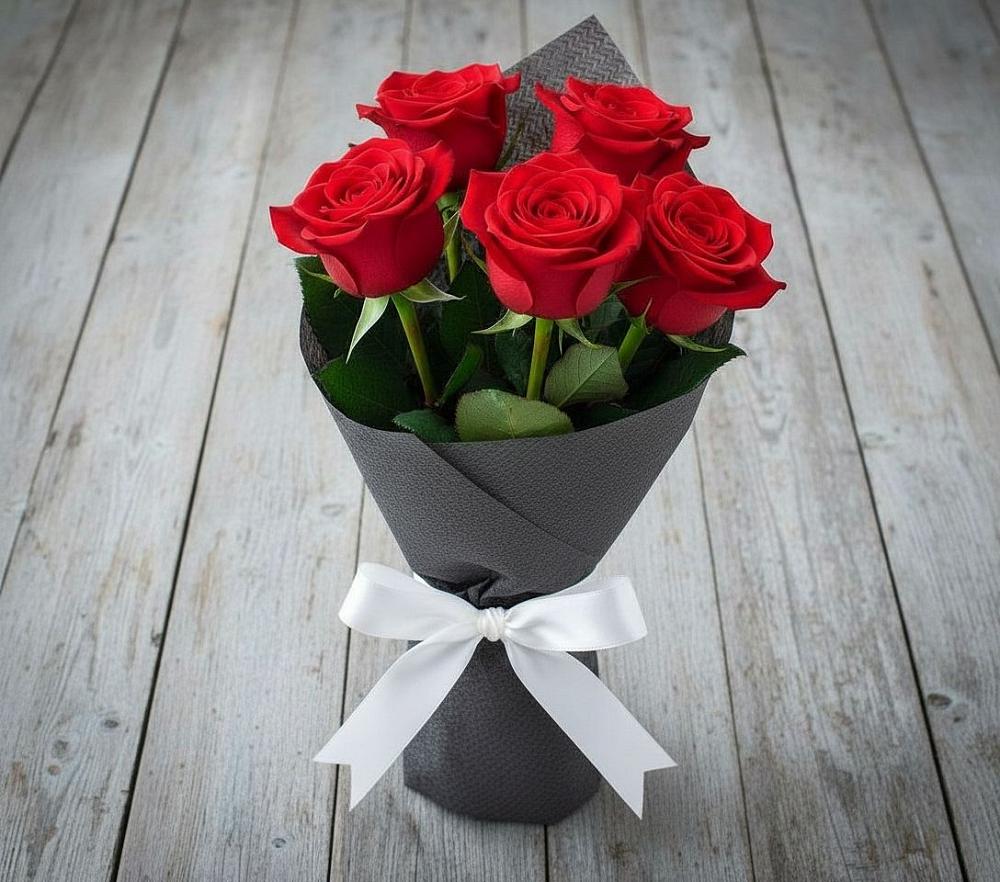 Букет 5 Красных роз Эдлесс Лав в Первомайском Ставропольского края