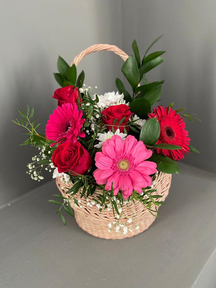 Цветочная композиция из Розы, Хризантемы и Герберы в корзине в Первомайском Ставропольского края