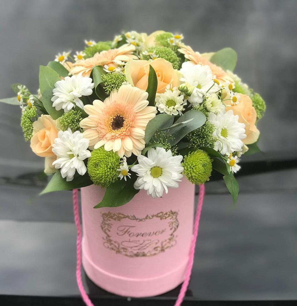 Цветочная композиция из Розы, Герберы и Хризантемы в шляпной коробке в Первомайском Ставропольского края